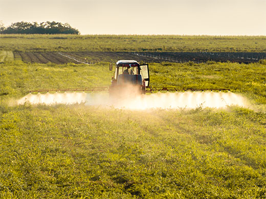 Rozwiązania rolnicze CHCNAV zapewniają precyzyjne, wydajne opryskiwanie przy zmniejszonej ilości odpadów chemicznych.